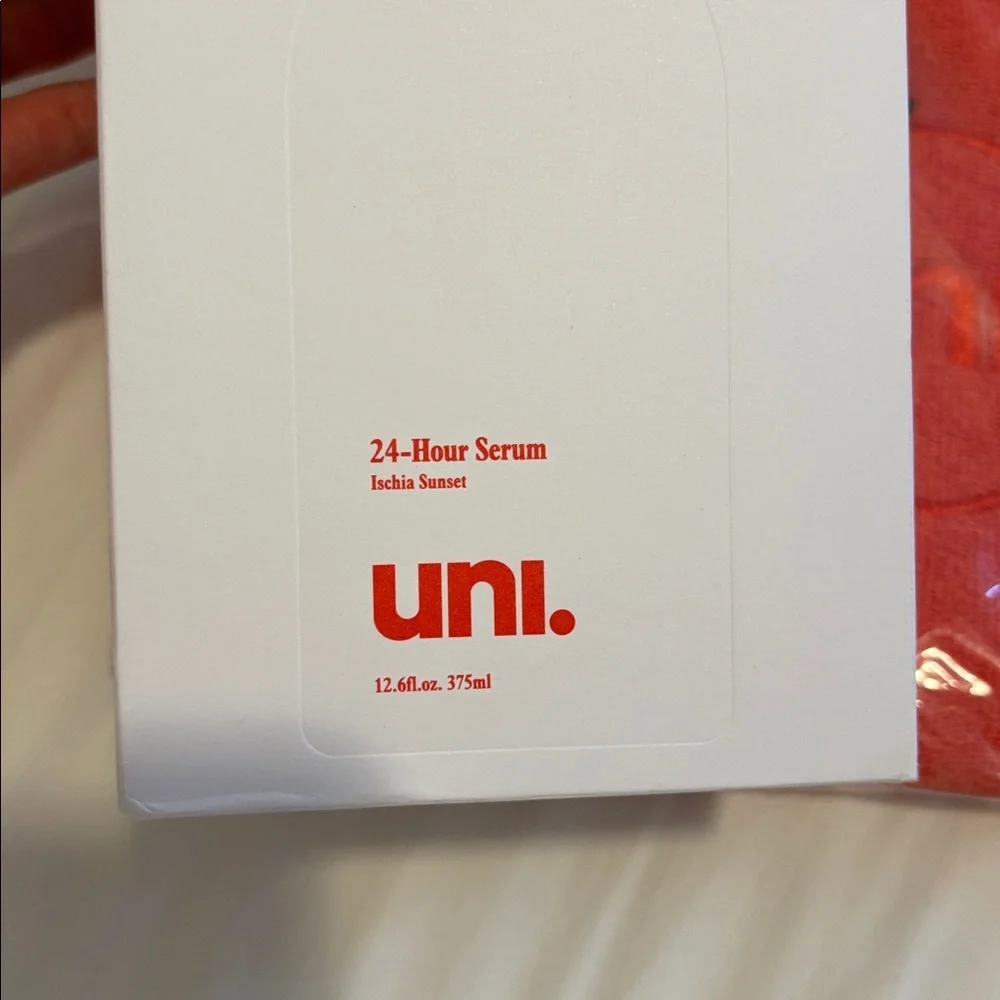 Uni 24 hour body serum